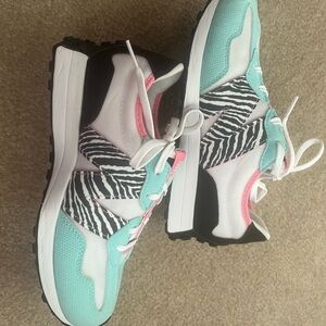 New Balance Pink and Blue Zebra Striped 4.5